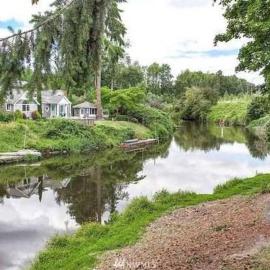 Bothell River house