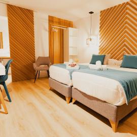 HOTEL LOTUS，位于卡尔达斯·德·雷斯的酒店
