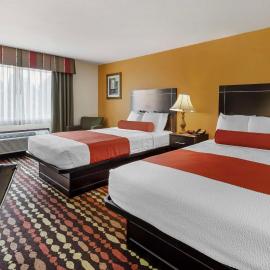Best Western Greentree Inn & Suites，位于摩尔的酒店