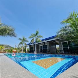 ต้นหว้ารีสอร์ท Tonwa resort，位于柴老海滩的酒店
