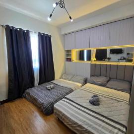 roberts loft 12mT3 mesaverte near SM and Ayala，位于Pontud的酒店