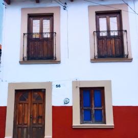 Linda casa azul ubicada en el corazón de Pátzcuaro，位于帕茨库卡罗的酒店