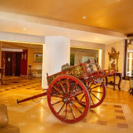 Tk HOTEL,位于卡塔尼亚的酒店