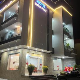 Khách Sạn Toàn Phát Dốc Lếch,位于My Luong的酒店
