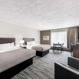 Quality Inn & Suites Munising，位于Wetmore的酒店