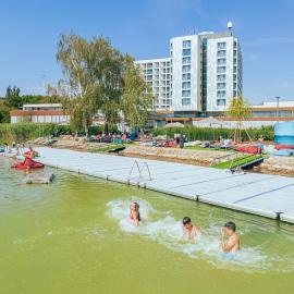 Hotel Helikon, Keszthely，位于凯斯特海伊的酒店