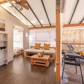 Glamping Tents | Losinj | Camp Čikat，位于木洛希尼的酒店