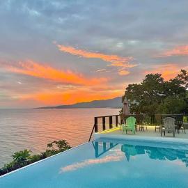 Cliff Haven Resort，位于Jagna的酒店