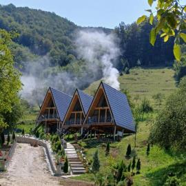 A-Frame Bella，位于Zăvoi的酒店