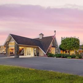 Best Western Plus Plattsburgh，位于普拉茨堡的酒店