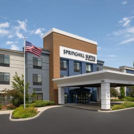 SpringHill Suites by Marriott Medford，位于梅德福的酒店