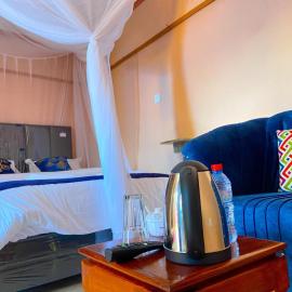Emining Guest Suites，位于Kimoset的酒店