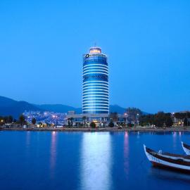 Wyndham Grand Izmir Ozdilek Thermal & Spa,位于伊兹密尔的酒店