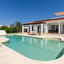 Villa Maravilla with HEATABLE pool ROOFTOPbar with sea views