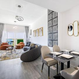 Sleek nordic style seaview condo，位于阿吉曼的酒店