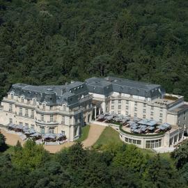 InterContinental Chantilly Chateau Mont Royal by IHG，位于尚蒂伊的酒店