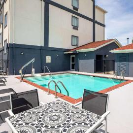 Days Inn by Wyndham Baton Rouge I-10，位于巴吞鲁日的酒店