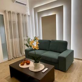 Emerald Luxury Apartments - ATH Airport，位于斯巴达的酒店