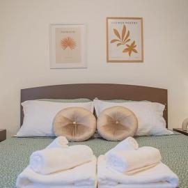 ApartExperience Nel cuore di Bra Comfort con Parcheggio privato，位于布拉的酒店