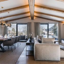 Genießen Sie Bergblick & Sauna im modernen Chalet，位于格英的酒店