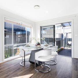 6Br near Schofield Rousehill Centre，位于Riverstone的酒店