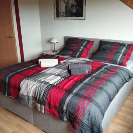 Ferienwohnung Zur Schönen Aussicht，位于布亨的酒店
