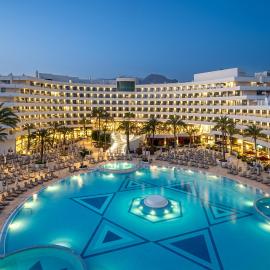 Mediterranean Palace，位于美洲海滩的酒店