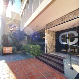 Hotel Centro，位于圣地亚哥-德尔埃斯特罗的酒店
