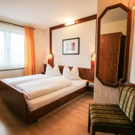 Hotel-Restaurant Löwen,位于Süßen的酒店
