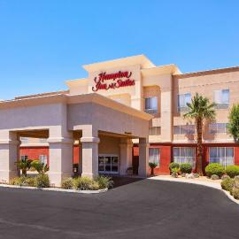 Hampton Inn & Suites Ridgecrest，位于里奇克莱斯特的酒店