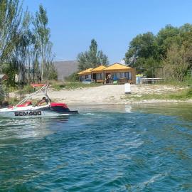 Sevanta Lake Cottages，位于塞凡的酒店