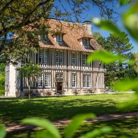 Les Manoirs des Portes de Deauville - Small Luxury Hotel Of The World,位于多维尔的酒店