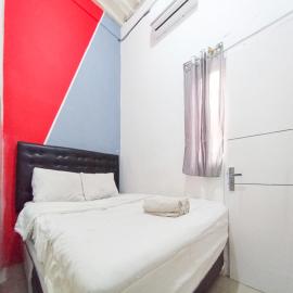 Ariska Room near Alun Alun Jombang RedPartner，位于Peterongan的酒店