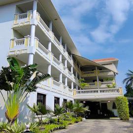 Hotel Royal Retreat，位于萨姆巴尔普尔的酒店