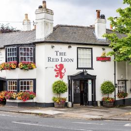 The Red Lion Hotel，位于希灵登的酒店