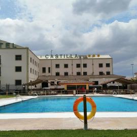 Hotel Castilla Torrijos，位于托里霍斯的酒店