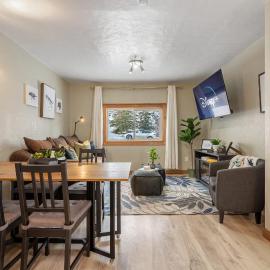 Triceratops Landing I Fire Place I Games I Netflix，位于德兰赫勒的酒店