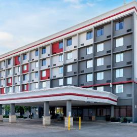 Best Western Plus Toronto Airport Hotel，位于米西索加的酒店