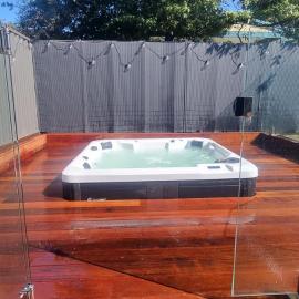 Vitamin Sea Beach House with outdoor Spa，位于罗斯巴德的酒店
