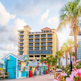 Pier House 60 Clearwater Beach Marina Hotel，位于克利尔沃特的酒店