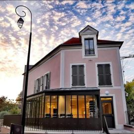 Pavillon Hugo - Maison Etape,位于讷穆尔的酒店