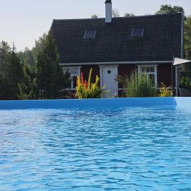 Hundi Holiday Home Main House with shared heated pool