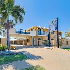 Emerald Central Palms Motel，位于埃默拉尔德的酒店