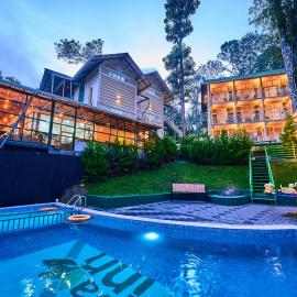 Areva Inn Plantation Resort Munnar with Pool by VOYE HOMES，位于蒙纳的酒店
