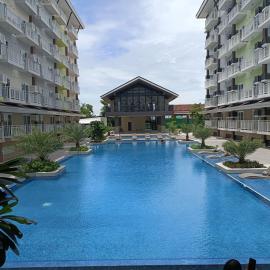 Lelani's Comfy Condo，位于麦克坦的酒店