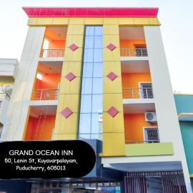 Grand Ocean inn，位于蓬蒂切里的酒店