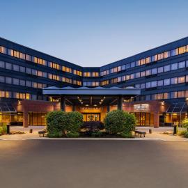 Crowne Plaza Edison by IHG，位于爱迪生的酒店