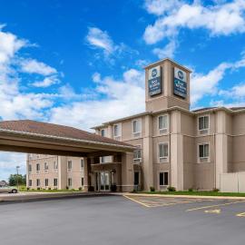 Best Western Legacy Inn & Suites Beloit/South Beloit，位于South Beloit的酒店