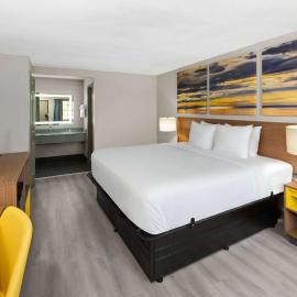 Days Inn & Suites by Wyndham Vicksburg，位于维克斯堡的酒店