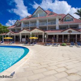 AppartMadinina 27 Sainte Luce 4-6 personnes vue mer，位于圣吕斯的酒店